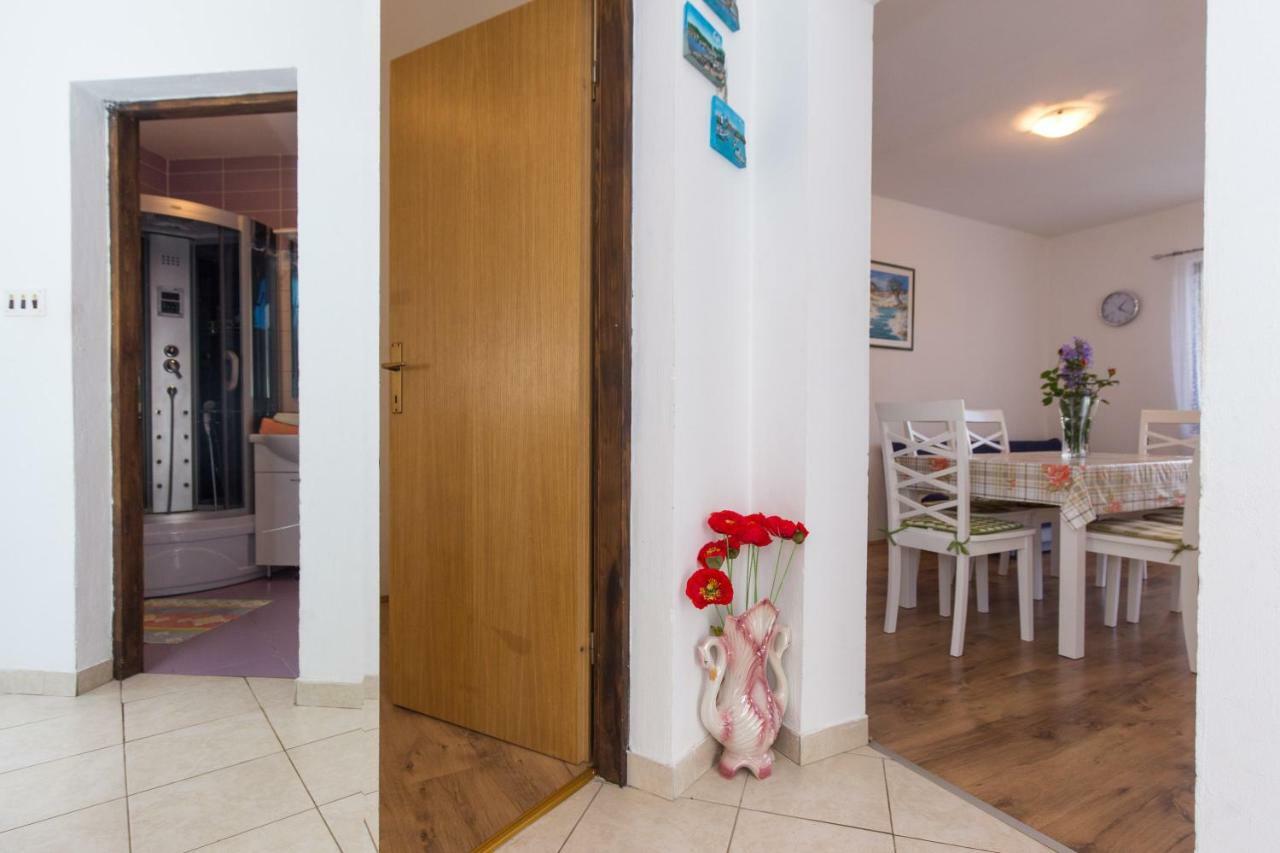 Apartments Karen Кърк Екстериор снимка