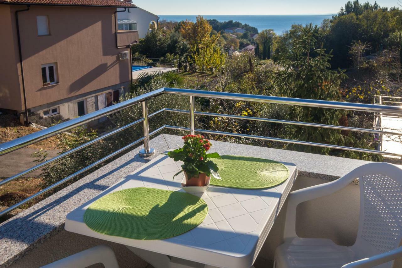 Apartments Karen Кърк Екстериор снимка
