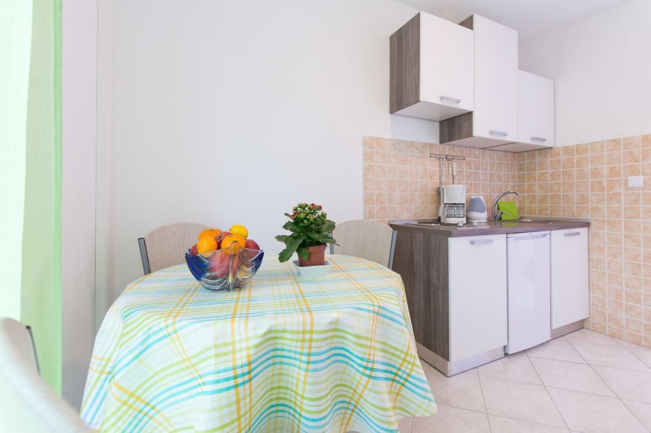 Apartments Karen Кърк Екстериор снимка